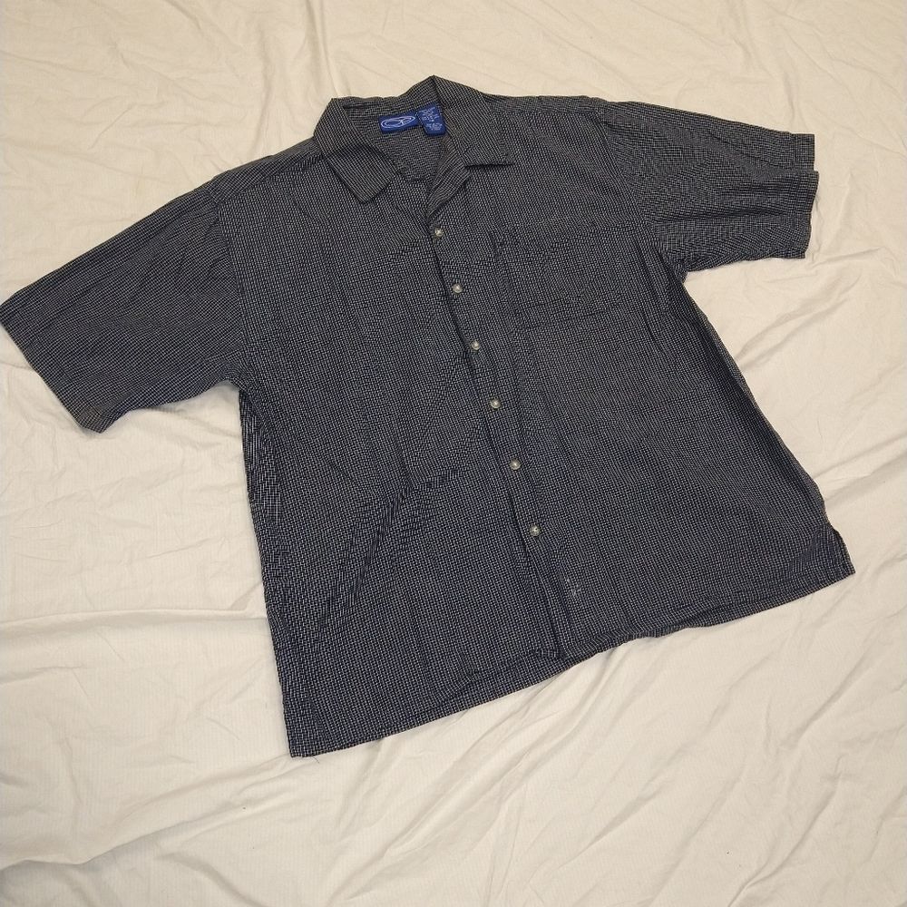 🎉FREE FREE FREE🎉 OP•Men's button down shirt